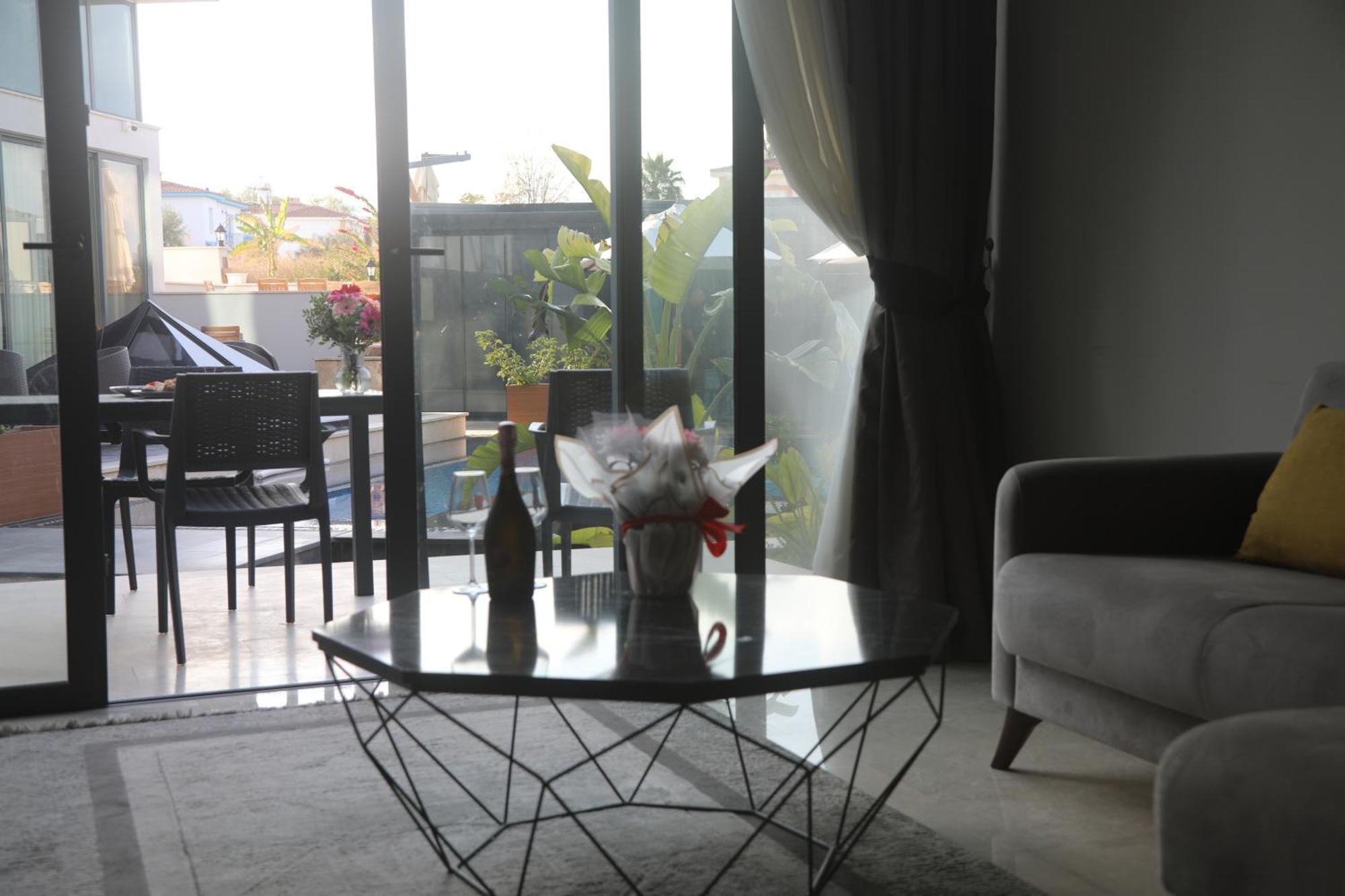 Del Mare Park Hotel Girne Buitenkant foto